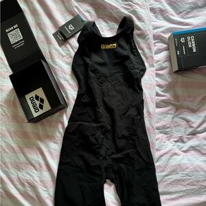 Black Arena Carbon Glide